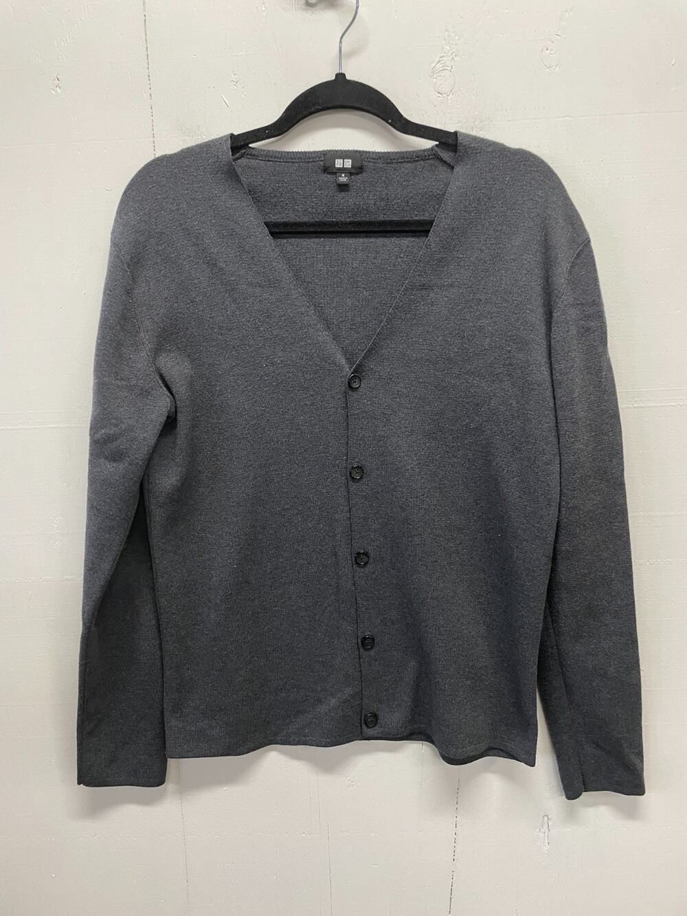 Uniqlo Women's Cardigan Size Medium Long Sleeve V Neck Charcoal Gray